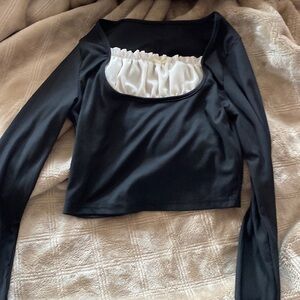 long sleeved black/white top